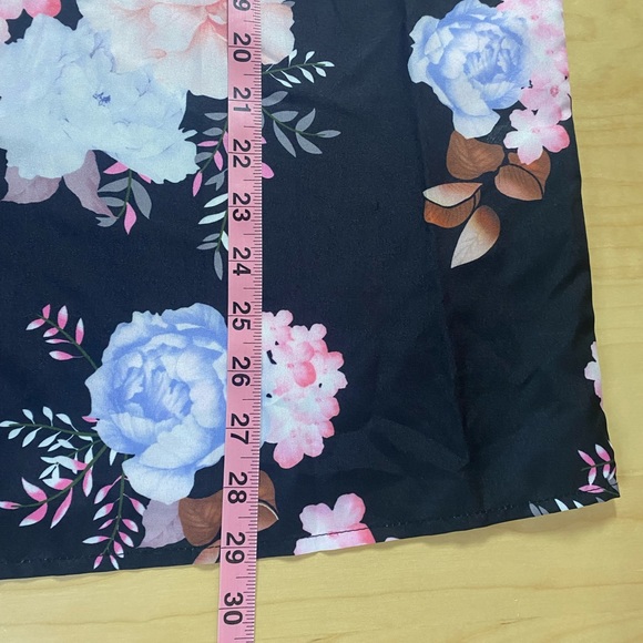 Black Floral Blouse w/ Tie, NWOT - SHEIN SIZE 2XL (16) - Picture 3 of 4
